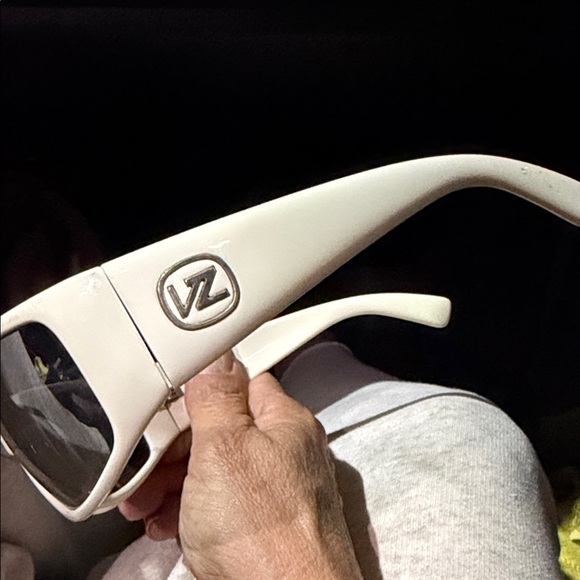 Stylish White Sunglasses - Picture 2 of 2